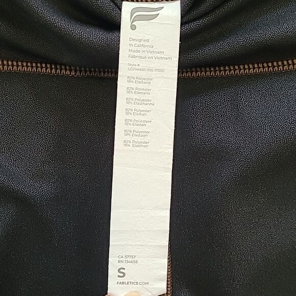 Fabletics Black Leather 23" Crop Legging with Brown Stitching Size Small - Picture 4 of 4
